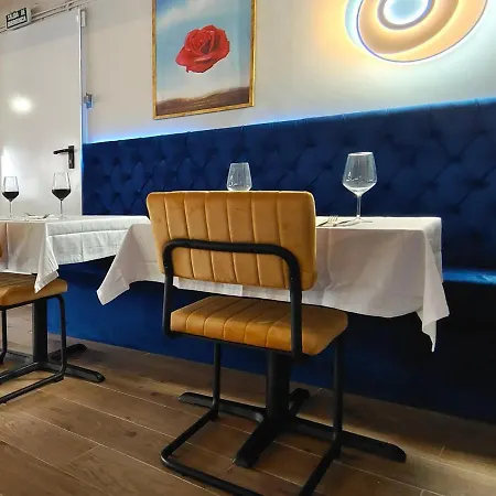 Mega Figueres Hotel *