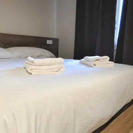 מלון Mega Figueres *