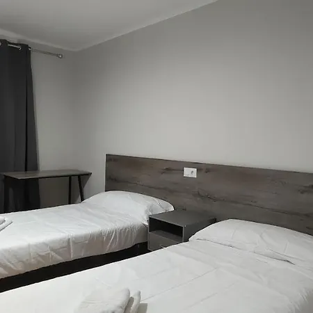 מלון Mega Figueres *